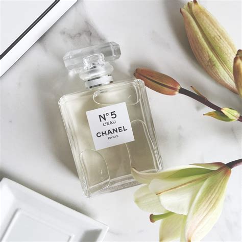 chanel no 5 review price|Chanel no 5 l'eau review.